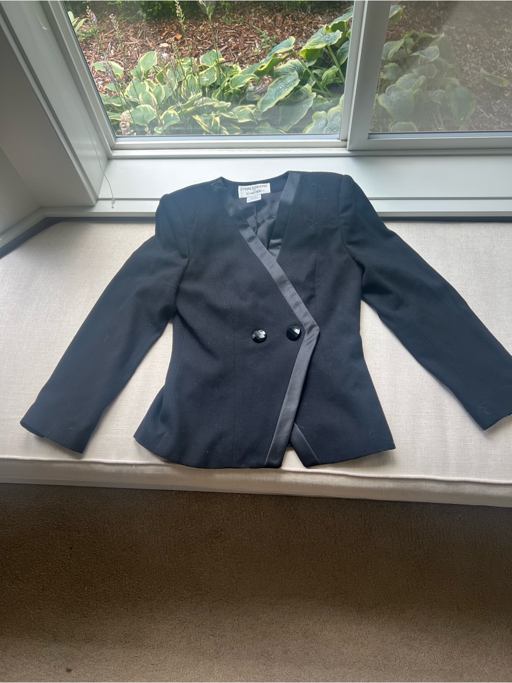 vintage Lynn Greene for Richard Neal black wool evening blazer 8